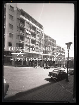 Edifícios da Rua de Ceuta com loja "Instalações industriais Harker, Sumner & Cª Lda&quot...