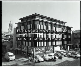 Edifício no Largo Mompilher, Porto